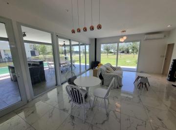 Casa · 860m² · 5 Ambientes · Hermosa Casa en Barrio Privado a Estrenar