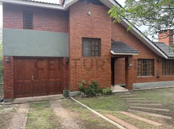 Casa · 150m² · 5 Ambientes · 1 Cochera · Increíble Casa con Pileta y Gran Terreno en Villa del Dique