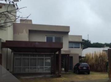 Casa · 200m² · 6 Ambientes · 2 Cocheras · Country Cañuelas Village