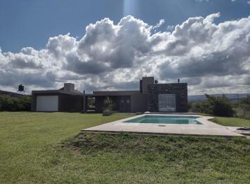 Casa · 200m² · 3 Ambientes · 1 Cochera · Los Espinillos
