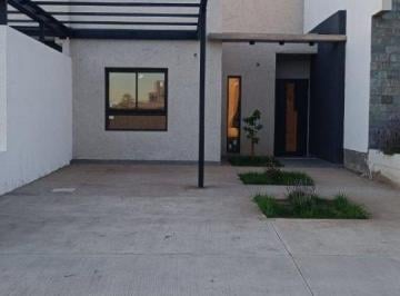 Casa · 95m² · 3 Ambientes · 2 Cocheras · Docta - Duplex