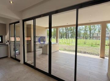 Casa · 111m² · 4 Ambientes · 1 Cochera · Casa a Estrenar en Venta en Santa Sofia, Pilar del Este