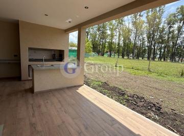 Casa · 111m² · 4 Ambientes · 1 Cochera · Casa a Estrenar en Venta en Santa Sofia, Pilar del Este