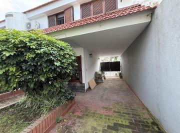 Casa · 271m² · 6 Ambientes · 3 Cocheras · Casa en Venta 4 Dorm. Jardín y Pileta - Alberdi