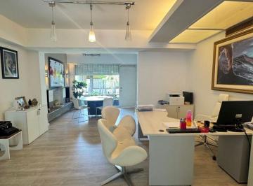 Oficina comercial de 7 ambientes, Neuquén · Mariana Alvarez | Profili Real Estate Alquila Casa en Pleno Centro de Neuquen Uso Profesional/comerc