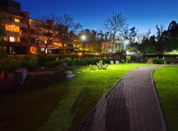 Departamento de 3 ambientes, Pilar · Hermoso Departamento Pb. con Patio Privado Salida Directa Al Lago.