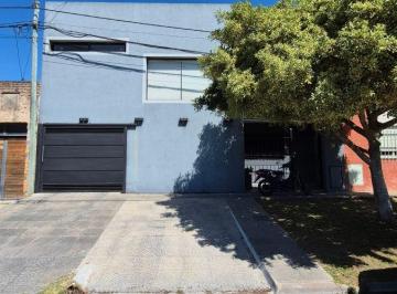 Casa de 4 ambientes, La Plata · Calle 529 E/ 26 y 27 - Casa 3 Dorm C/ Coch y Pileta