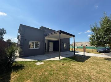 Casa · 150m² · 5 Ambientes · 4 Cocheras · Casa en Venta 3 Dorm. Oficina San Pablo Pilar