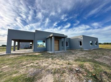 Casa · 138m² · 4 Ambientes · 1 Cochera · Casa en Venta en General Madariaga