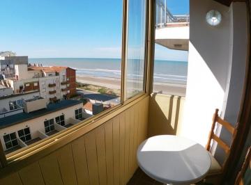 Departamento · 50m² · 2 Ambientes · 1 Cochera · Depto 2 Amb con Vista Al Mar. con Balcón y Cochera! a m de La Playa!
