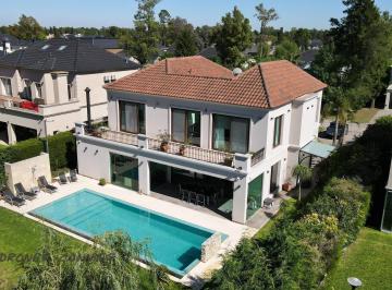 Casa · 400m² · 7 Ambientes · 2 Cocheras · Casa Hermosa Sthomas