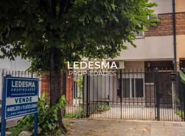 Casa de 3 ambientes, Morón · Venta Casa Estilo Duplex en Venta 3 Ambientes con Cochera Castelar Norte Apto Credito Bancario