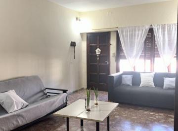 PH de 3 ambientes, Lomas de Zamora · PH 3 Amb. Amplio en Planta Baja con Jardín, Patio y Garage – Excelente Estado
