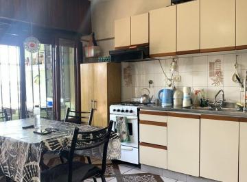PH de 4 ambientes, Lomas de Zamora · PH en Planta Alta con Terraza, Garage y Playroom – 4 Ambientes