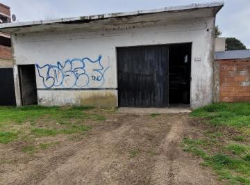 Bodega-Galpón · 120m² · 2 Ambientes · 6 Cocheras · Venta de Galpón en Pinamar con Departamentos a Construir