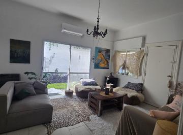 Casa · 135m² · 3 Ambientes · 1 Cochera · Casa en Beccar 2 Dorm. en Lote Propio