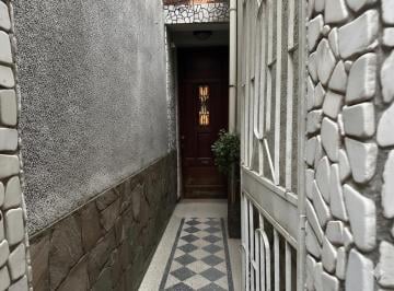 PH · 75m² · 3 Ambientes · Venta - Casa de Pasillo a Refaccionar, 2 Dorm. con Patio y Terraza - Lourdes