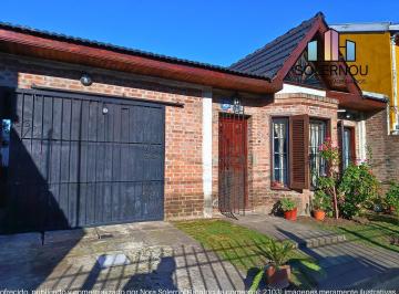 Casa · 200m² · 3 Ambientes · 2 Cocheras · Chalet, 6 Amb, Parque, Garage, 2 Dorm., Apto Credito
