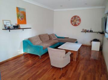 Casa · 127m² · 4 Ambientes · 1 Cochera · Venta de Casa 4 Ambientes Sobre Lote de 8.66x26 m² en Ramos Mejia