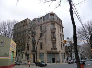 Casa · 120m² · 6 Ambientes · Casa en Venta - 3 Dorm. 2 Baños - Almagro