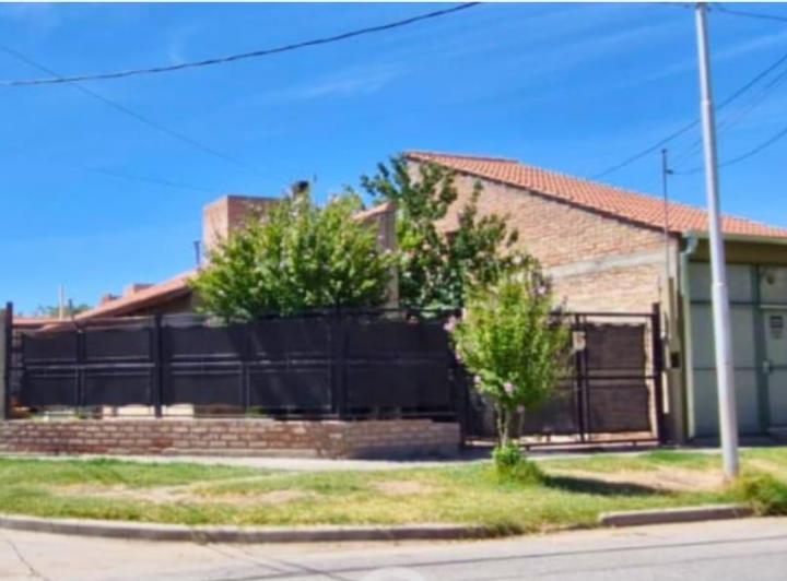 Casa · 68m² · 4 Ambientes · 1 Cochera