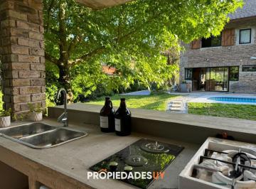 Foto1 · Casa en Venta en Pinares de 3 Dorm., Sobre Camino a La Laguna.