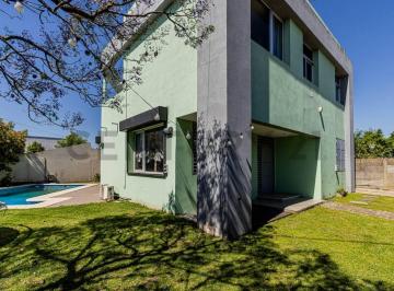 Casa · 195m² · 4 Ambientes · Casa en Venta en Villa Castells Calle 5 y 495 | Lote 395 m² | 4 Dorm.