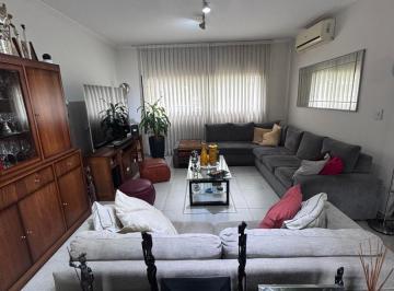 Casa · 293m² · 6 Ambientes · 2 Cocheras · Casa de Categoría - 3 Dor C/patio y Pileta - Tejas 2