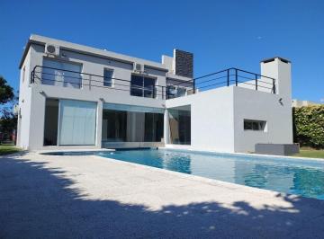 Quinta vacacional · 313m² · 5 Ambientes · 1 Cochera · Casa Quinta en Venta en La Comarca, General Pacheco, Tigre