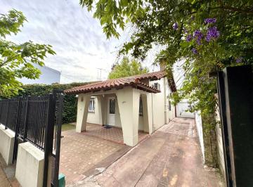 Casa de 5 ambientes, La Plata · Venta! Casa 2 Dormi con Parque y Quincho