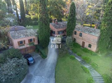 Foto1 · Espectacular Casa en Zona Shopping - Ref: Pbi15494