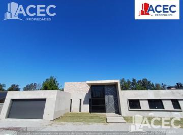 Casa · 465m² · 5 Ambientes · 2 Cocheras · Venta - Casa - Hostal del Sol - Fisherton