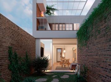 Casa · 116m² · 6 Ambientes · Casa de Pasillo de 2 Dorm. Más Comodín, Jardín y Terraza en Pichincha