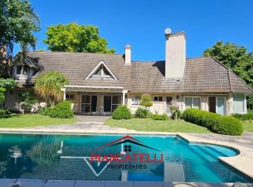 Casa · 194m² · 5 Ambientes · 6 Cocheras · Casa en Venta con 5 Ambientes en San Diego