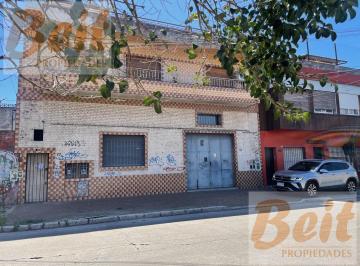 Casa · 267m² · 7 Dormitorios · Venta en Bloque Local y 4 Deptos San Martín