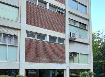 Garage , San Isidro · Cochera Cubierta en Acassuso con Vilgilancia