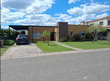 Casa · 141m² · 4 Ambientes · 3 Cocheras · Venta Casa San Sebastian - Cuan Propiedades