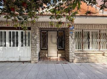 Casa · 150m² · 4 Ambientes · 1 Cochera · Venta de Casa 4 Ambientes en El Barrio San Juan, Mar del Plata.