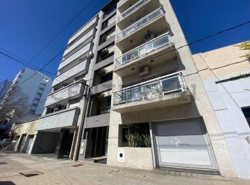 Departamento · 54m² · 3 Ambientes · 1 Cochera · Departamento en Venta de Dos Dorm. con Cochera y Patio - La Plata