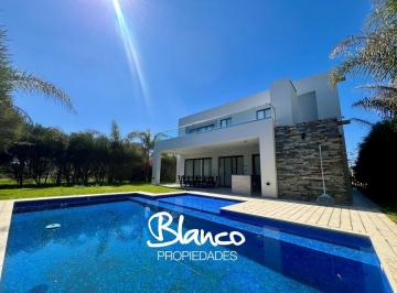Casa · 300m² · 7 Ambientes · 1 Cochera · Casa en Venta en Puertos, Escobar, G. B. a. Zona Norte