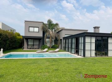 Casa · 320m² · 6 Ambientes · 4 Cocheras · Casa en Alquiler de 6 Ambientes con Pileta en Altos Campo Grande, Countries y Barrios Cerrados en Pi