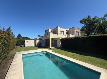 Casa · 161m² · 5 Ambientes · 7 Cocheras · Casa en Venta en Green Park, Pilar
