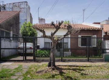 Casa · 105m² · 4 Ambientes · 2 Cocheras · Casa 4 Ambientes Venta en Ramos Mejia