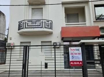 Casa · 490m² · 12 Ambientes · 1 Cochera · Casa en Alquiler en Tres Cruces Para Empresa