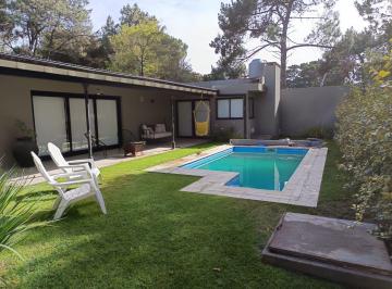Casa · 185m² · 4 Ambientes · Venta Casa 4 Amb en Claromeco - Pileta