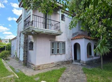 Casa · 150m² · 4 Ambientes · 3 Cocheras · Casa en Turdera