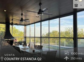Casa · 250m² · 5 Ambientes · 1 Cochera · Country Estancia Q2
