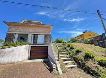 Casa · 420m² · 3 Ambientes · 1 Cochera · Casa en Manantiales