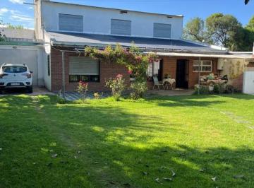 Casa · 220m² · 5 Ambientes · Casa en Venta en Parque Hermoso, con Importante Galpon Para Distintos Rubros