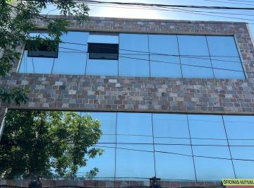 Oficina comercial de 2 ambientes, San Isidro · Martínez: Luminosa Oficina Al Frente. Gran Ventanal. Aire Acondicionado F/c. Excelente Estado.